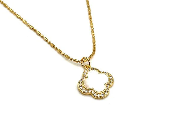 Quatrefoil Mother of Pearl Pendant - Image 7